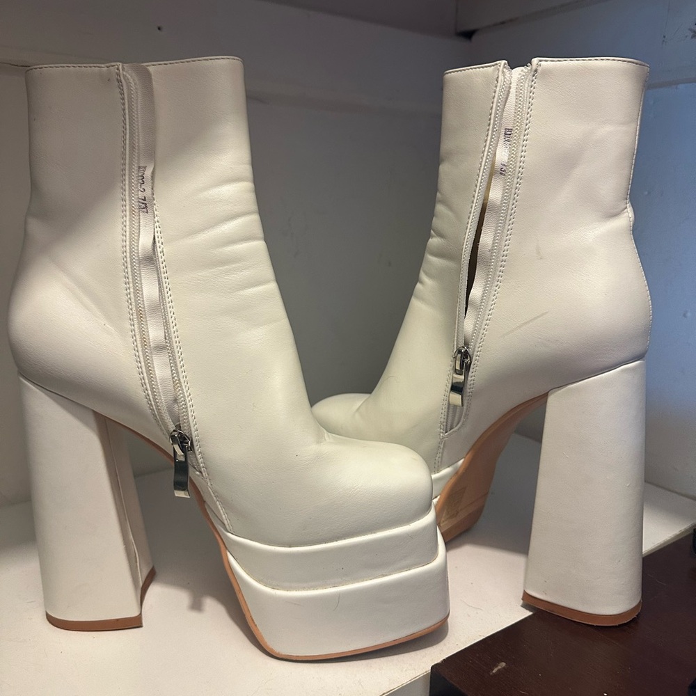 Elegant White Platform Ankle Boots